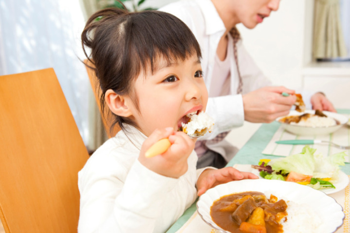 辛さは甘口から辛口、激辛までさまざま。食べる人に合わせて選ぶ