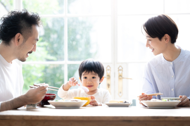 ベビーフードはいつまで食べさせる？