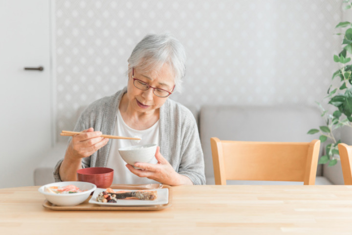 メリット3：うす味・やわらかい食材なので高齢者や子どもでも食べやすい