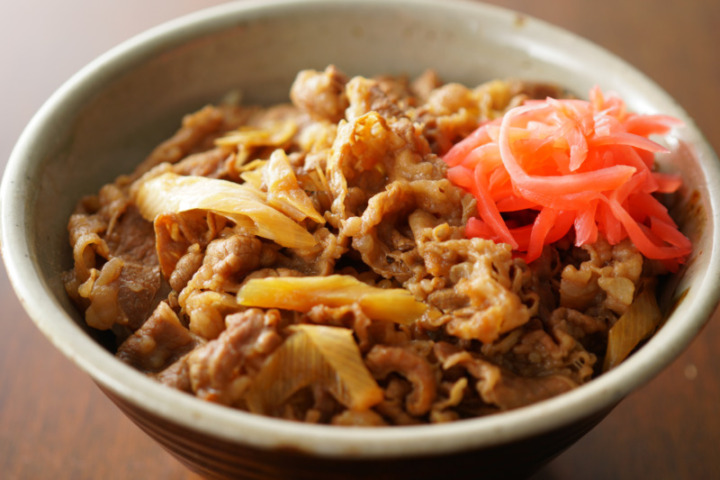 食べ応え満点の「牛丼」