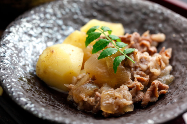 ほっこり甘辛い味がしみる「肉じゃが」