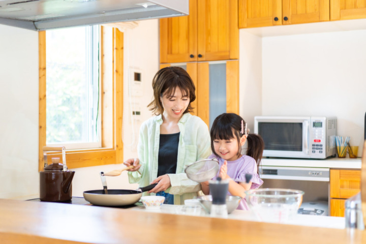 クリスマスに子どもと楽しむ！お菓子の家キットの魅力